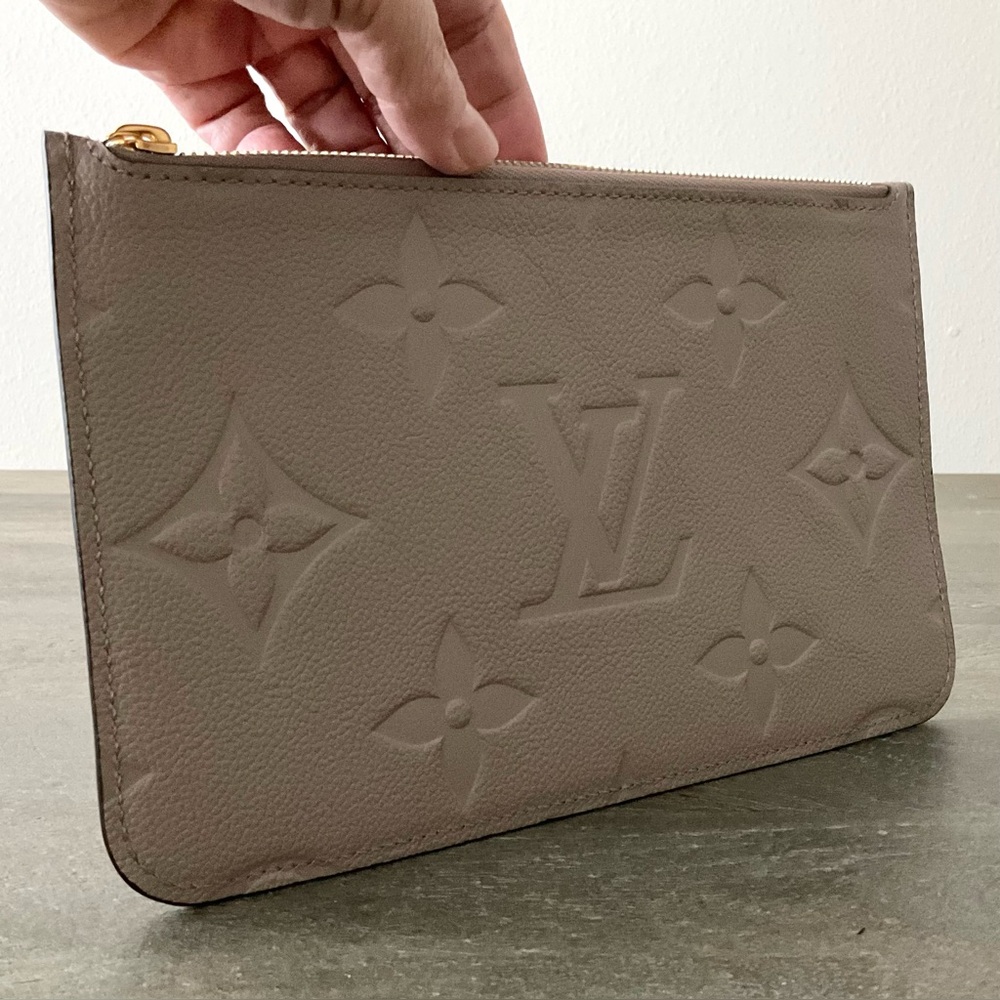 Louis Vuitton Pouch - Picture 9 of 11